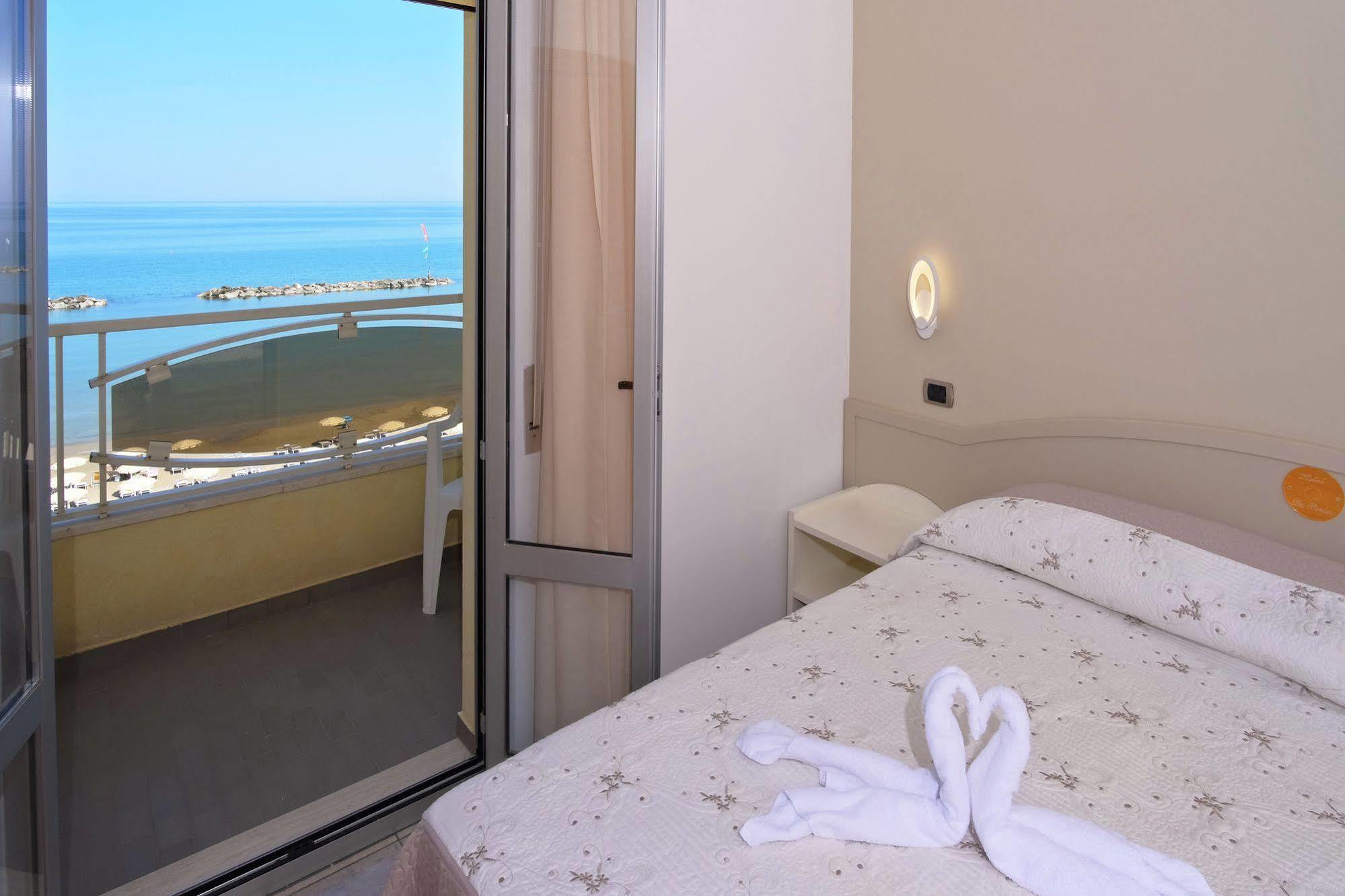 Hotel La Perla 3*